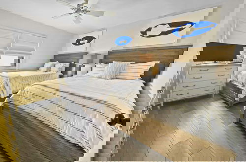 Foto 5 - Bask 2 Bedroom Condo by RedAwning