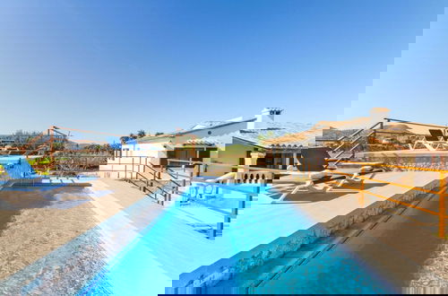 Foto 1 - Villa With Private Pool