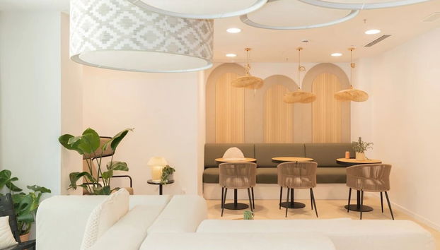 Coin salon dans le hall