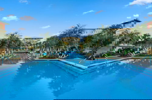 Photo 2 - Isle Be Back by Avantstay Pool 2 Blcks to Beach