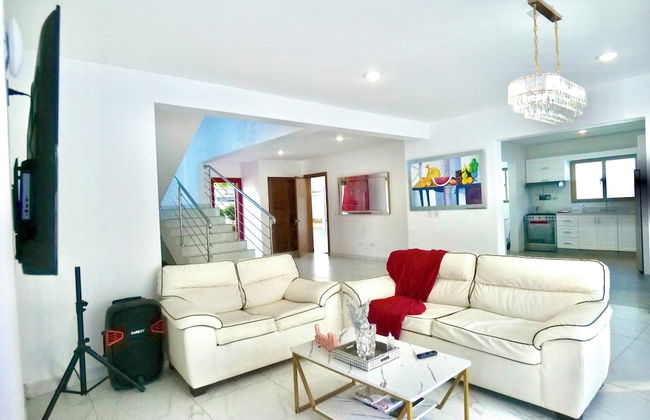 Villa Pravda Guerra 4BR 6BDS 12PAX - Foto 14