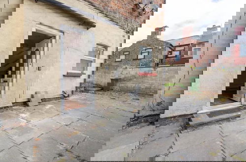 Photo 17 - Cheerful Maisonette in the Heart of Orrell Park