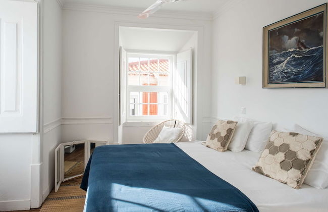 Central Ericeira Apartment With Lift - Photo 29