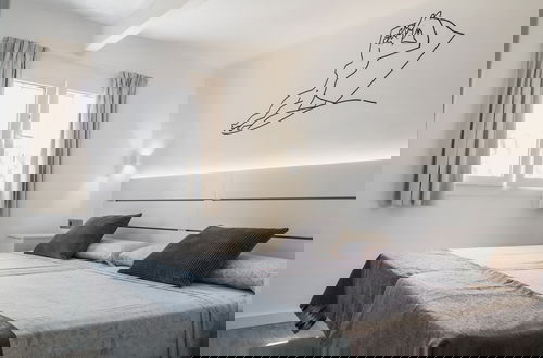 Photo 2 - Marqués de Guadiaro 1