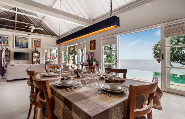 Villa Eden Roc by Alfred in Bali - Luxury Beachfront 3BR Villa With Infinity Pool Amed - Foto 5