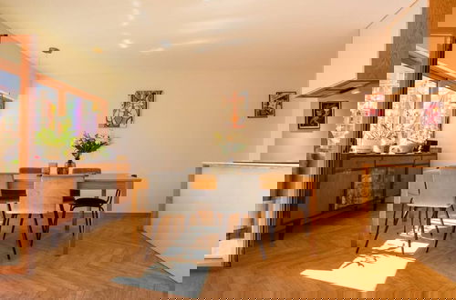 Foto 2 - Alegr0 · 60s Chic Central Apartment w/ Garden