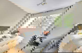 Foto 2 - Modern 