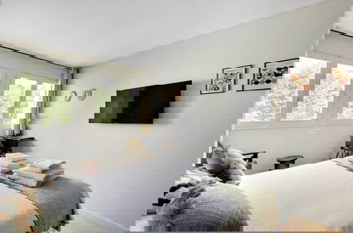 Foto 2 - Modern 