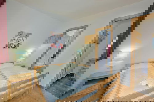Foto 2 - Modern Apartment With Garden, With Access to Sauna
