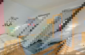 Foto 2 - Modern Apartment With Garden, With Access to Sauna