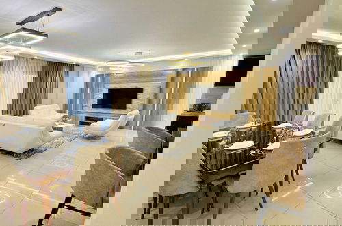 Foto 35 - Calm & Classy 2BR - 5 min to Airport