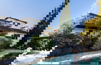 Foto 1 - Spacious and Bright 5-bedroom Oasis Pool and Yard