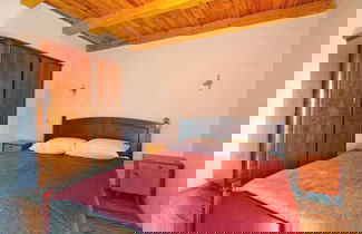 Photo 2 - Comfortable Apartment With Pool and Garden