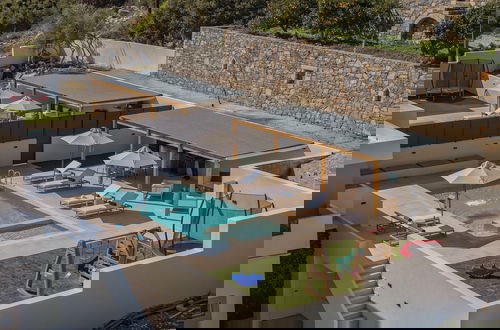 Foto 1 - Elysian Villa 2 - With Private Pool
