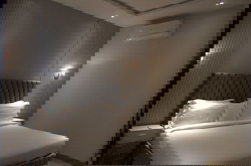 Photo 7 - The Opus Luxury Residences