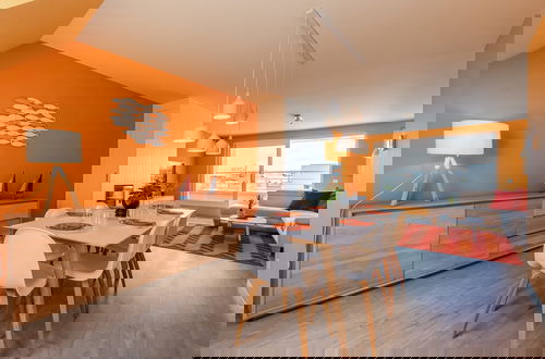 Foto 9 - Huswell - Apartment With Sunny Terrace and Parking