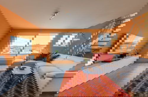 Foto 4 - Huswell - Apartment With Sunny Terrace and Parking