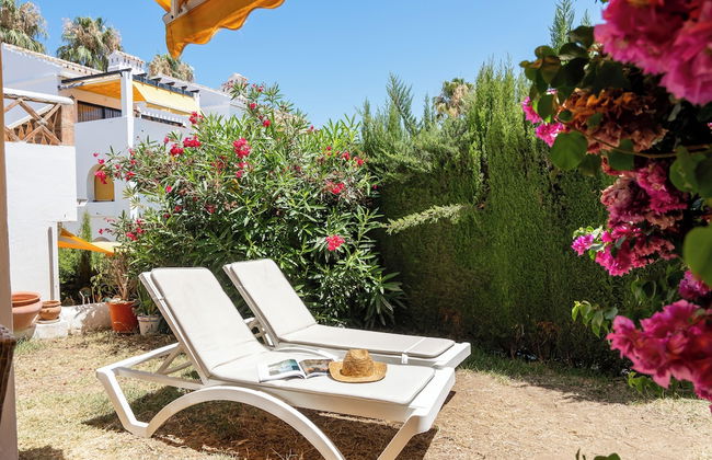 La Casa Bonita - Modern 2BR Apt with Private Terrace. Pool Views - Photo 10