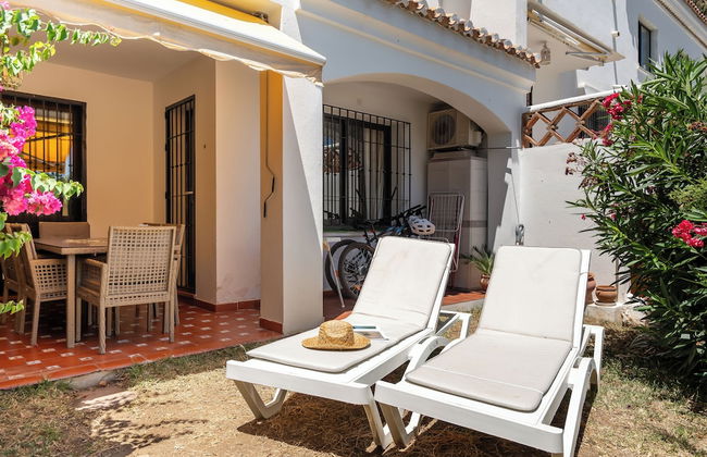 La Casa Bonita - Modern 2BR Apt with Private Terrace. Pool Views - Photo 9