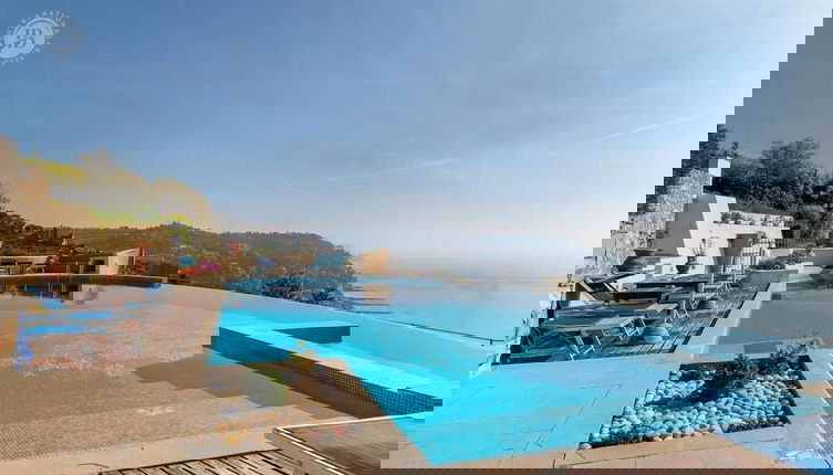 Photo 1 - Villa Paradise-sleeps 20-pool-sea Views-pets