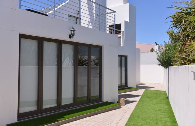 Pelican Cove is a Modern 4-bedroom Holiday Home in Langebaan With Some Sea Views - Foto 1