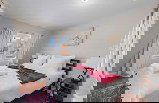 Photo 2 - Tibet Twins 1 Cozy Stay for 6