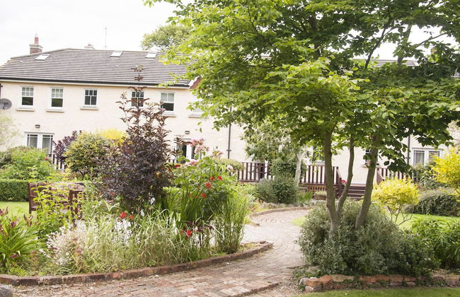 Courtyard HC No 8 - Photo 14