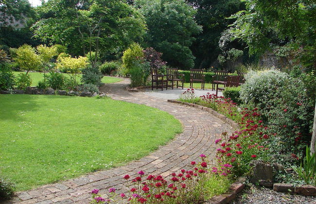 Courtyard HC No 8 - Photo 12