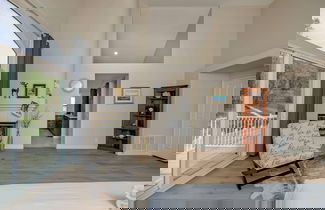 Foto 2 - Newly Remodeled Suburban House