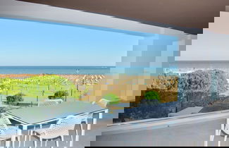 Foto 1 - Modern Flat With Amazing View on the Beach