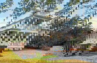 Foto 1 - Best of Both Worlds: Pool, Golf Cart, Nearby Attractions & Steps to Beach!