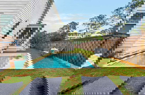 Foto 33 - Best of Both Worlds: Pool, Golf Cart, Nearby Attractions & Steps to Beach!