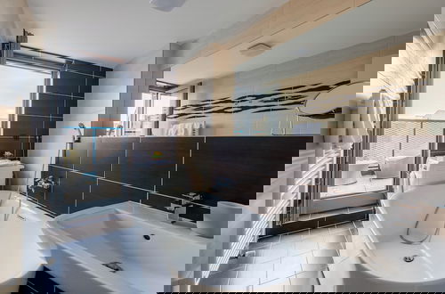 Foto 27 - Modern Penthouse with 3-bedrooms