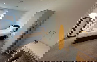 Foto 2 - Up to 40 Percent Off Old Trafford Modern Apartment