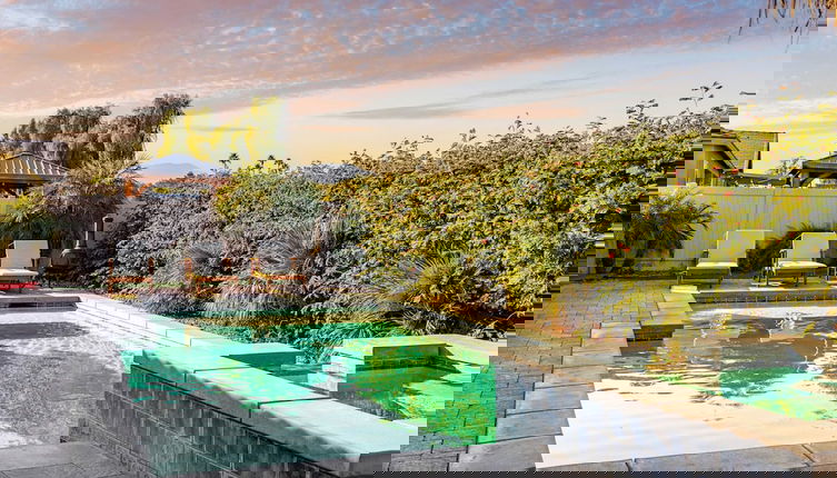 Foto 1 - Luxe Indio Stay w/ Pool, Tiki Bar & Fire Pit Near Coachella Longfellow