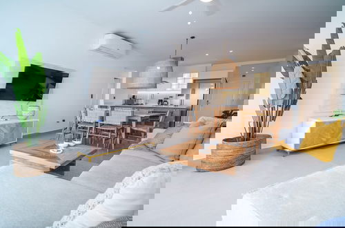 Photo 38 - Luxury 3 Bedroom Apartment at the Beach