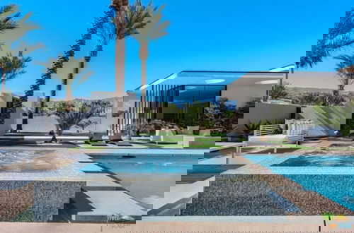 Foto 10 - Luxurious Rancho Mirage Estate w Pool Spa