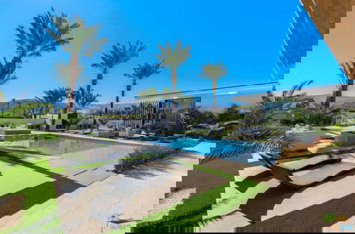 Foto 4 - Luxurious Rancho Mirage Estate w Pool Spa