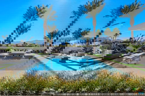 Foto 13 - Luxurious Rancho Mirage Estate w Pool Spa