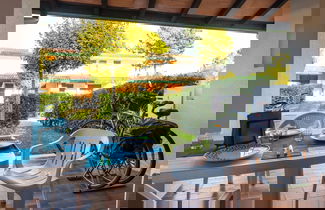 Foto 1 - Cozy Townhouse With Pool and Garden