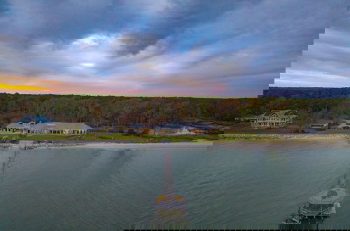 Foto 47 - Bay House by Avantstay Waterfront Pier Pond