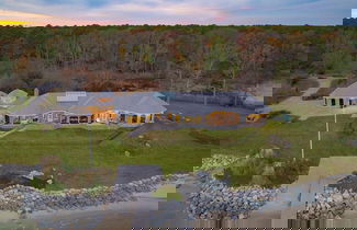 Foto 2 - Bay Estate by Avantstay Waterfront Private Pond