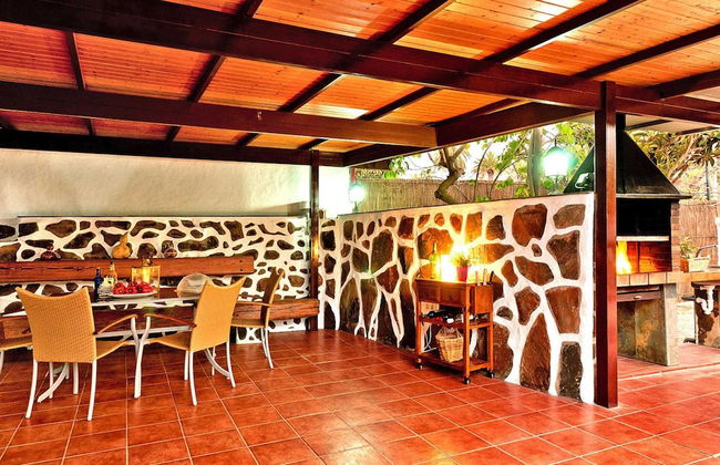 Villa With Pool and Beautiful Architecture - Foto 18