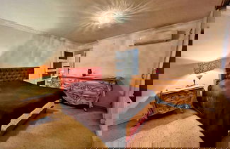 Foto 2 - Spacious, Renovated, 2Hb in Style and With Pool