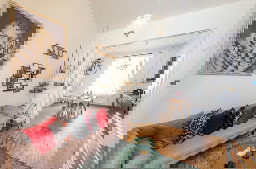 Photo 9 - Stylish 3 Bd 3 Bath Duplex In Brussels