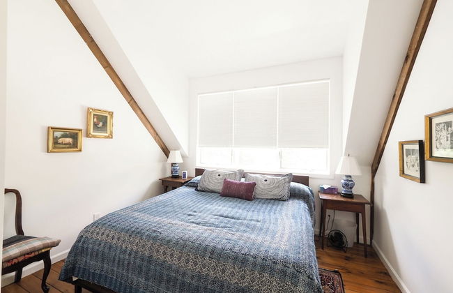 Charming 6 Bdrm Countryside Stay - Photo 2