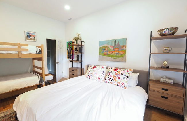 Charming 6 Bdrm Countryside Stay - Photo 44