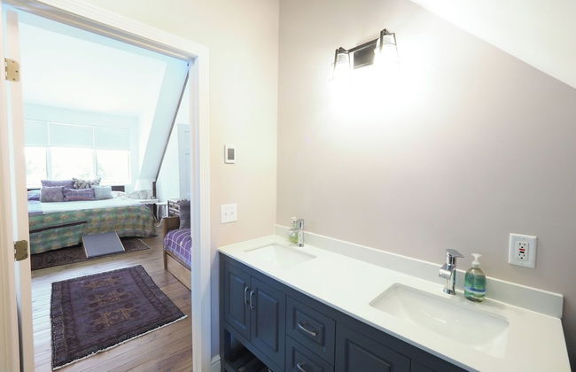 Charming 6 Bdrm Countryside Stay - Photo 18