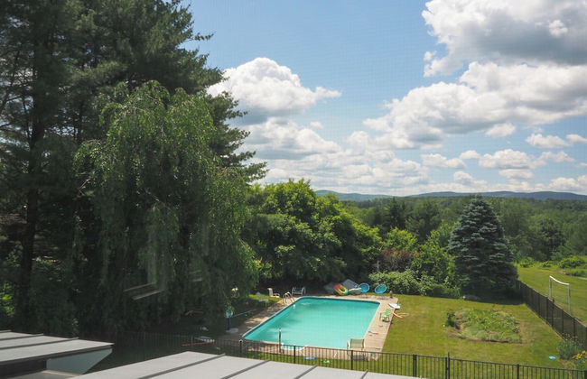 Charming 6 Bdrm Countryside Stay - Photo 62