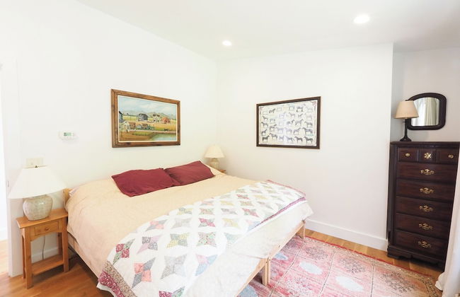 Charming 6 Bdrm Countryside Stay - Photo 52
